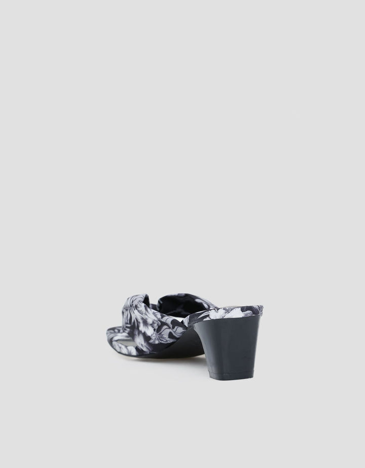 Connexion Slipper Sandals Woman Yqs