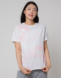 Details Tee Dye Kaos Casual Wanita