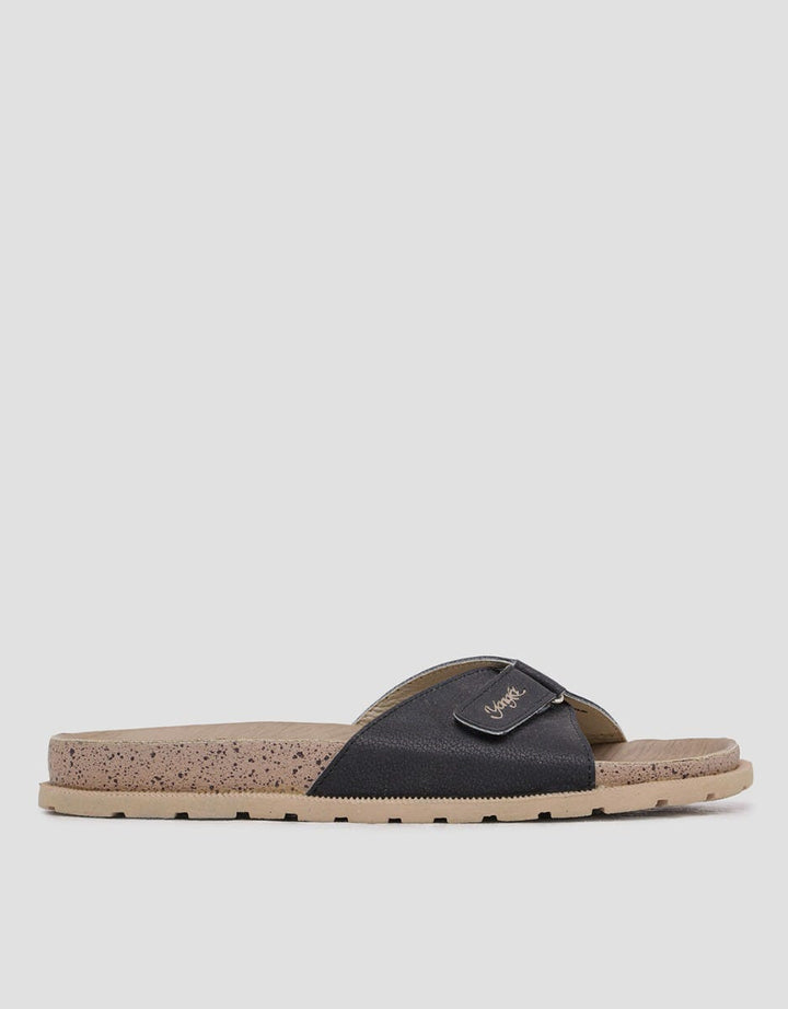 Yongki Komaladi Sandal Flip Flop Pria