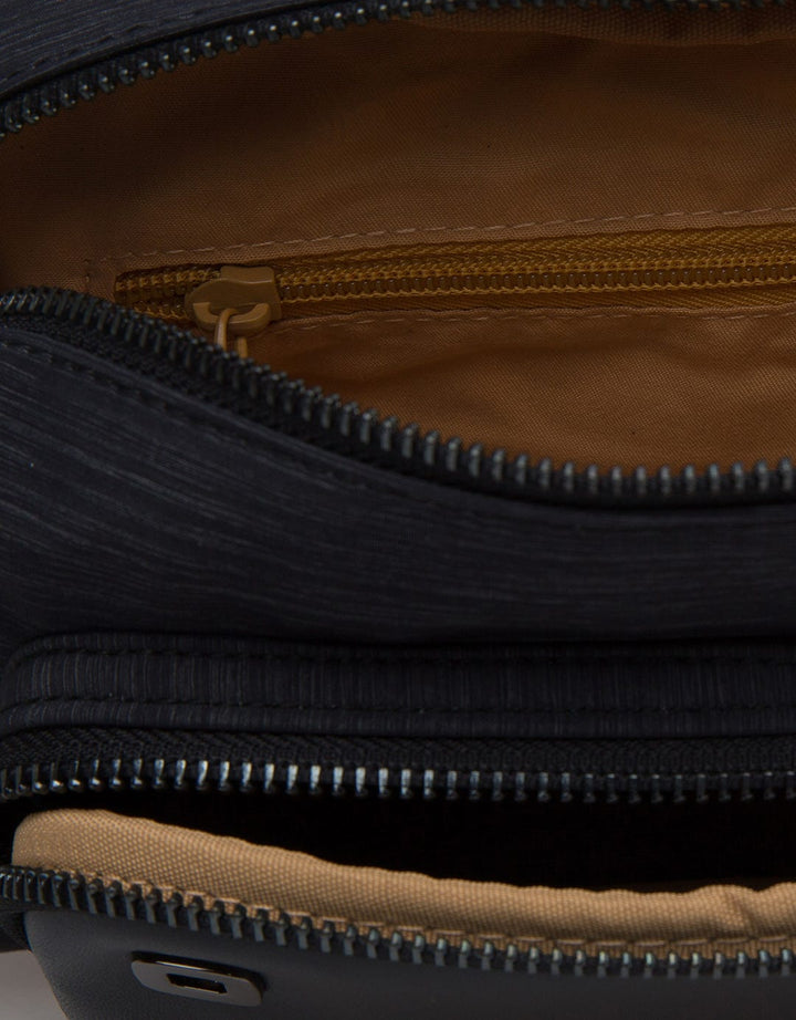 Travel Time Simply Shoulder Bag