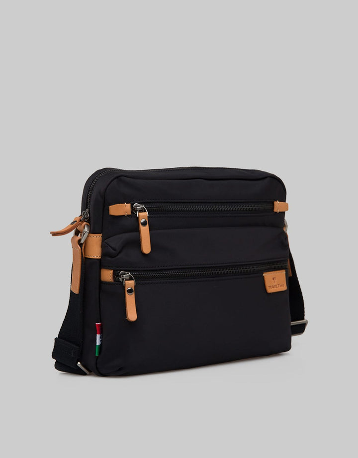 Travel Time Shoulder Bag Pria