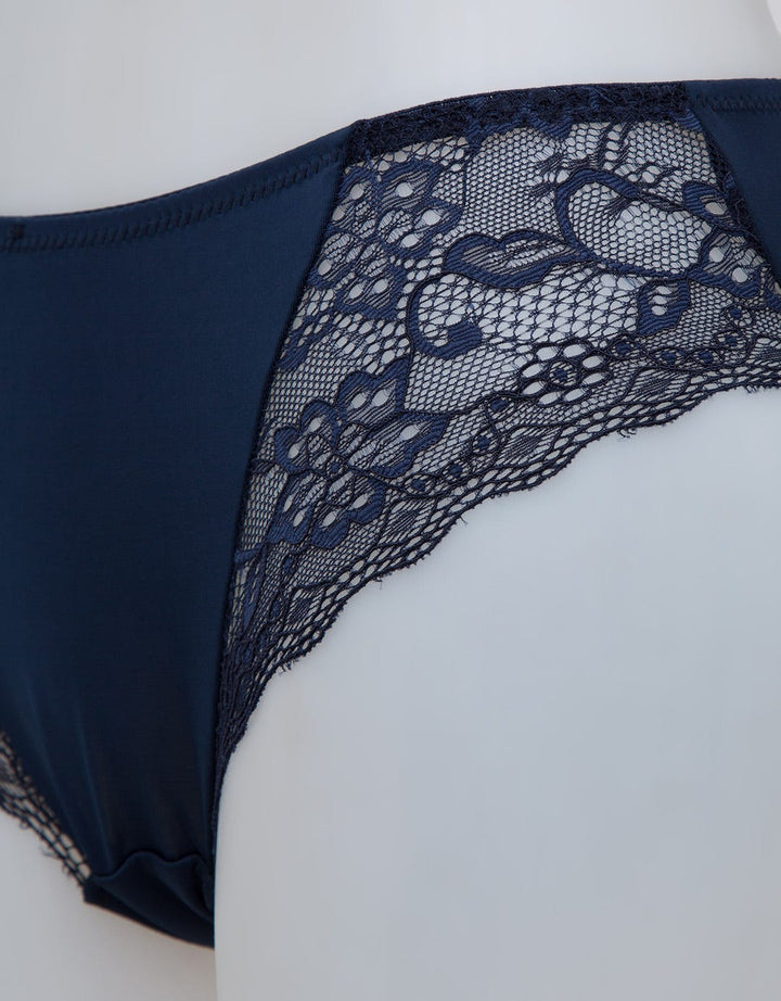 St. Yves Side Lace Celana Dalam Wanita