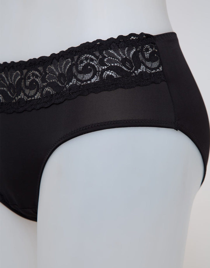 St. Yves Up Lace Celana Dalam Wanita