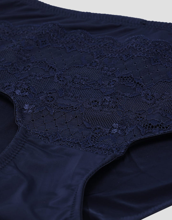 St. Yves Brief Panty Maxi Lace Texture