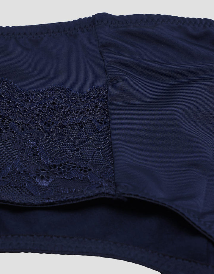 St. Yves Brief Panty Maxi Lace Texture