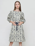 Expand Dena Dress Wanita