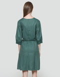 Expand Zetaa Dress Wanita