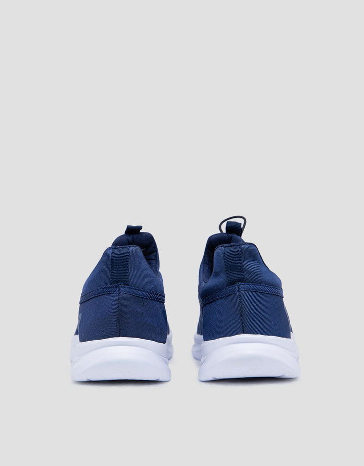 Yongki Komaladi Casual Sneakers Pria
