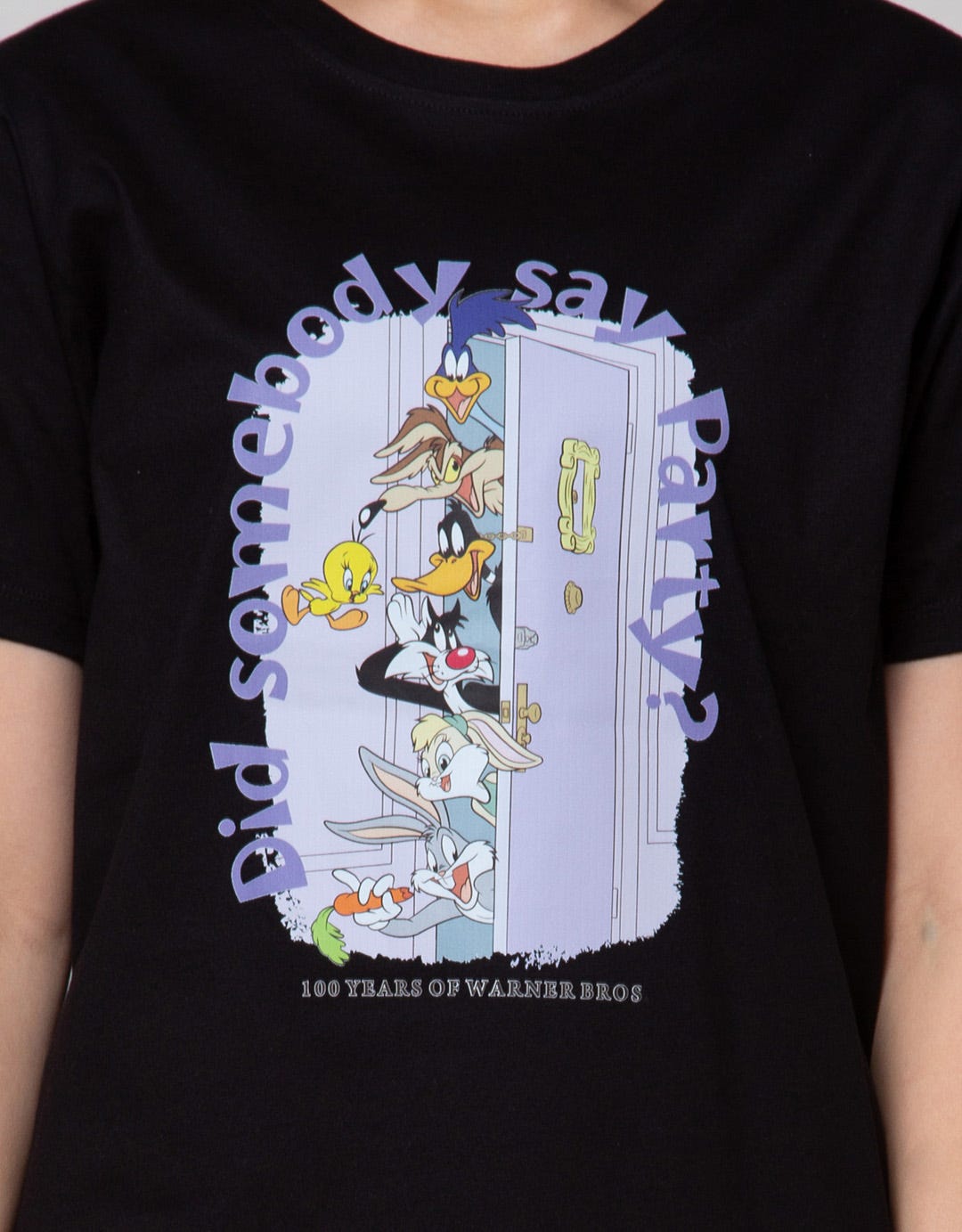 Nevada Looney Tunes Friends Kaos Wanita