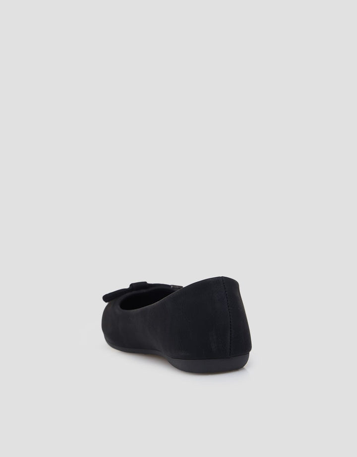 St. Yves Ballerinas Women