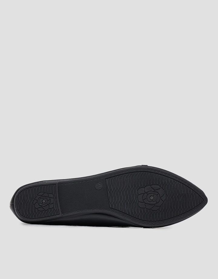 St. Yves Ballerinas Women
