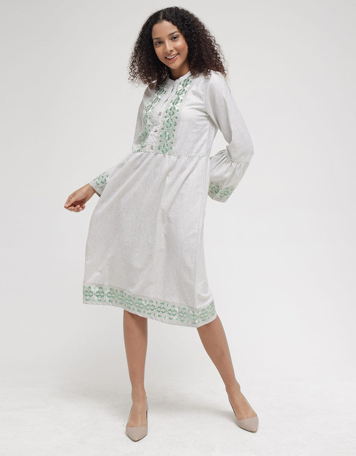 Triset Dress Button Up
