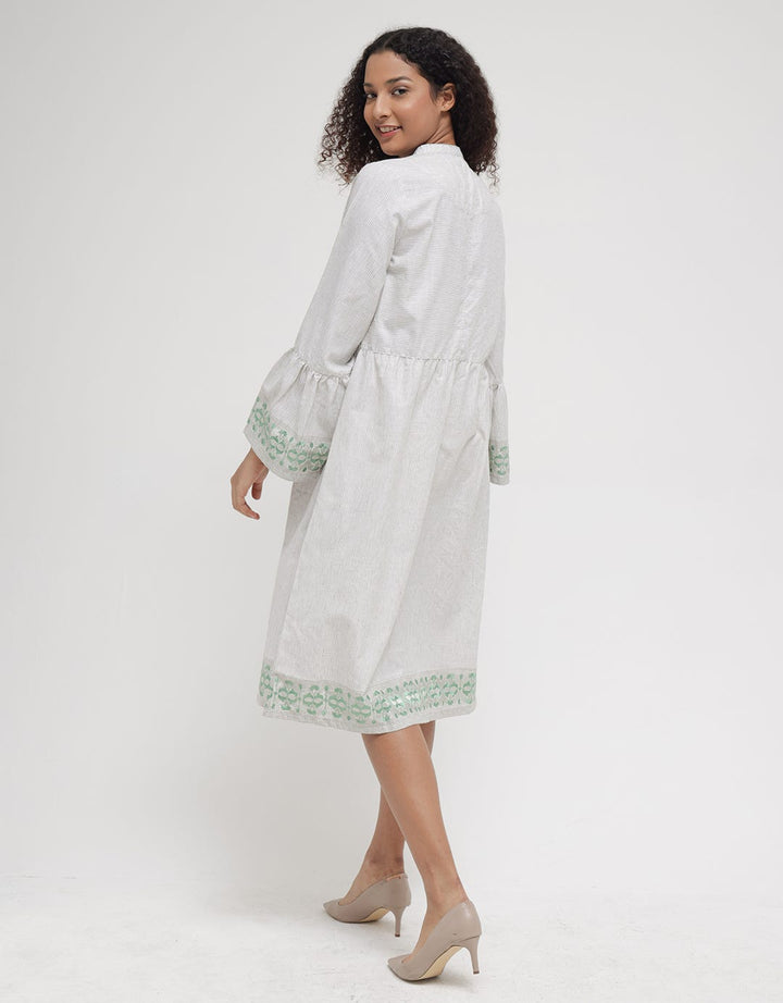 Triset Dress Button Up