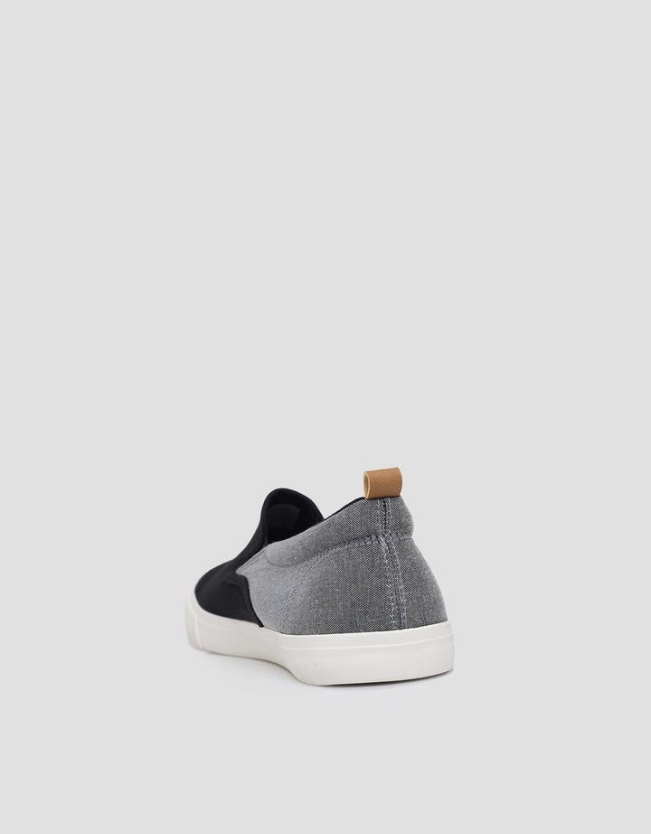 Nevada Holo Slip On Casual Pria