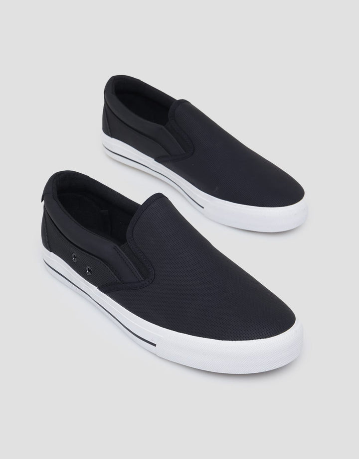Nevada Slip On Basic Sepatu Pria