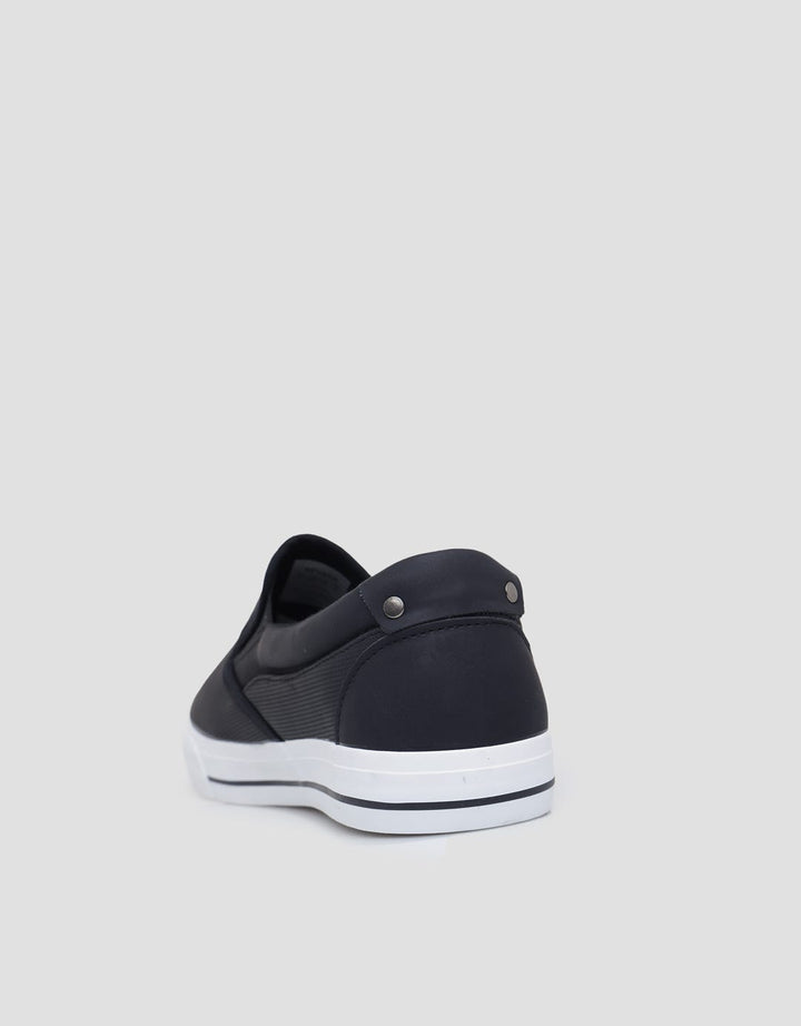 Nevada Slip On Basic Sepatu Pria