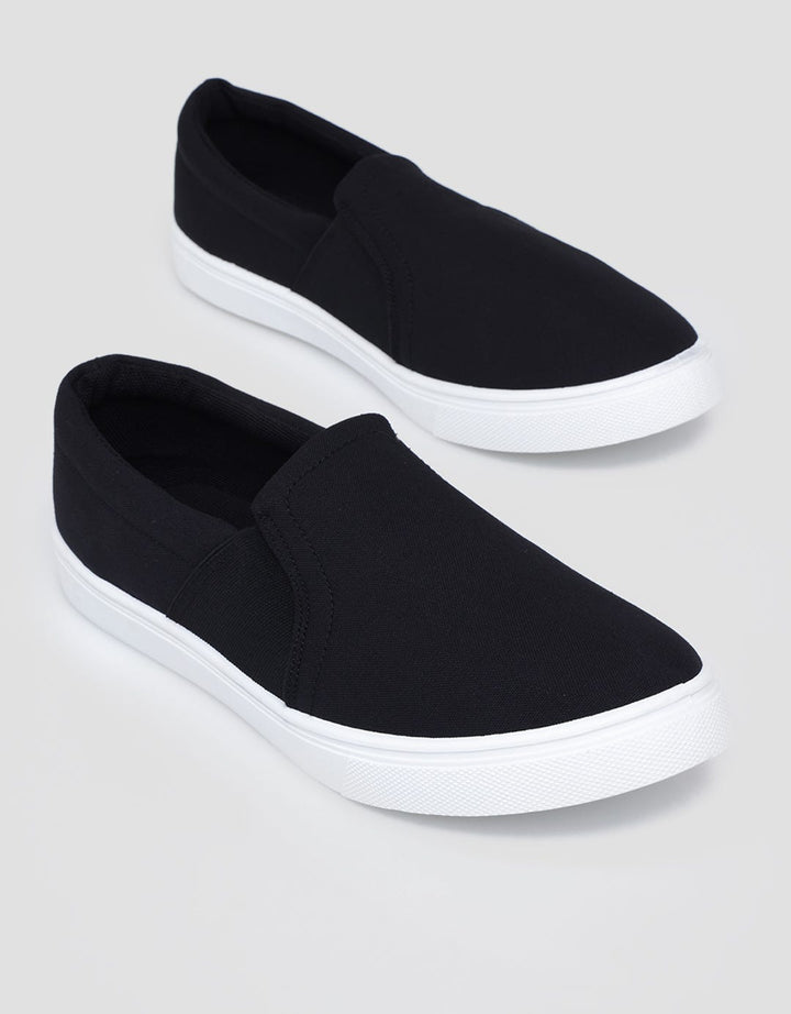 Nevada Basic Classic Slip On Pria