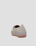 Triset Velcro Strap Sepatu Loafers Wanita