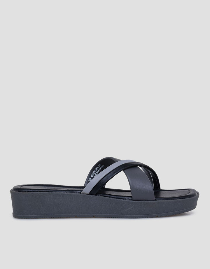 Triset Cross Strap 02 Flat Sandals