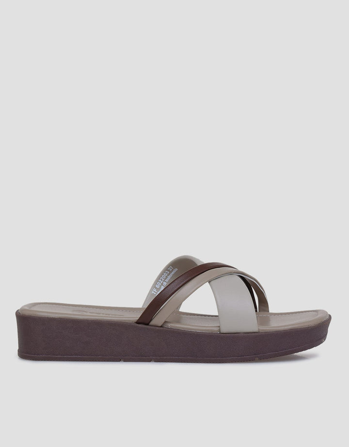 Triset Cross Strap Flat Sandals