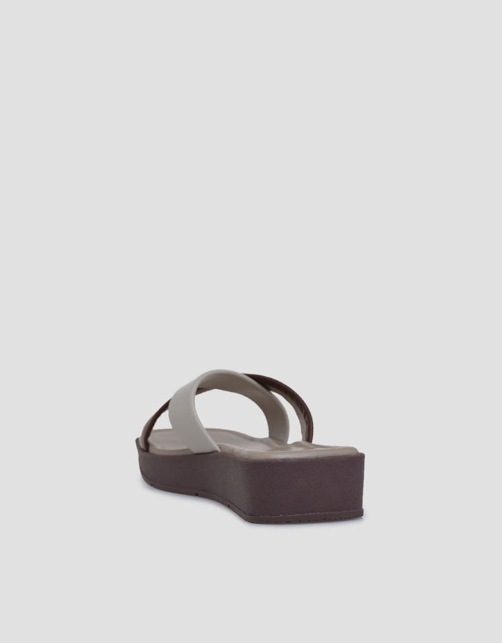 Triset Cross Strap Flat Sandals