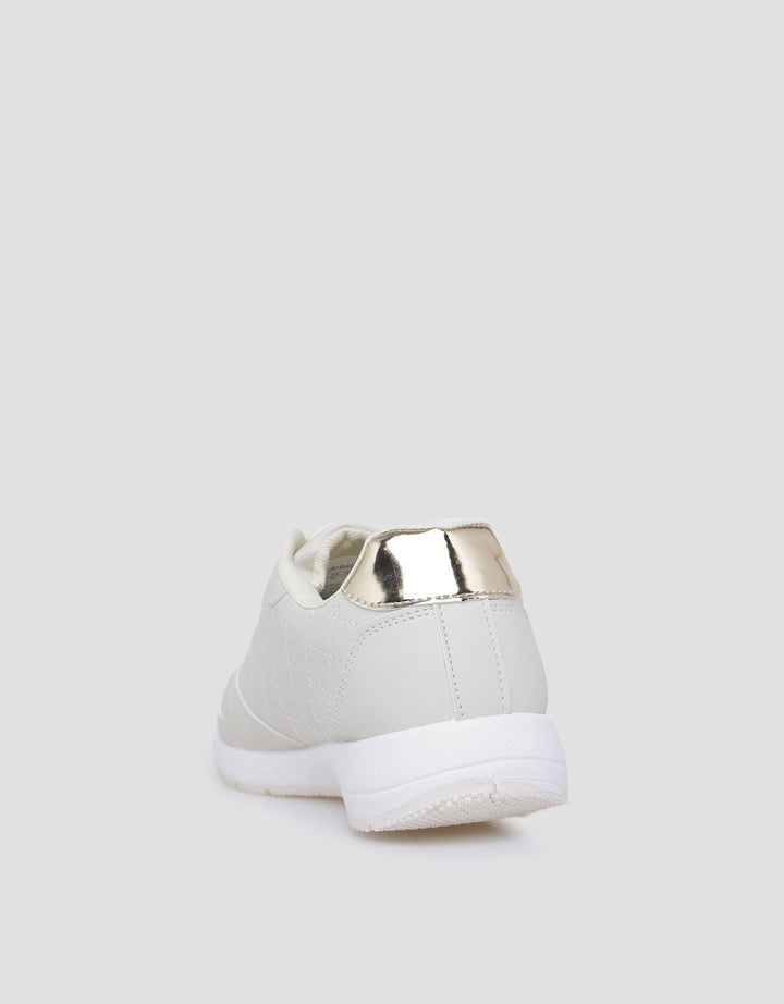 Details Sepatu Sneakers Casual Wanita
