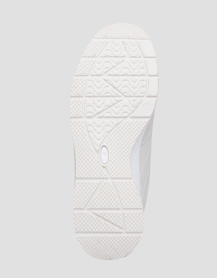 Details Sepatu Sneakers Casual Wanita
