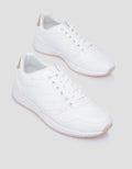 Details Sepatu Sneakers Casual Wanita
