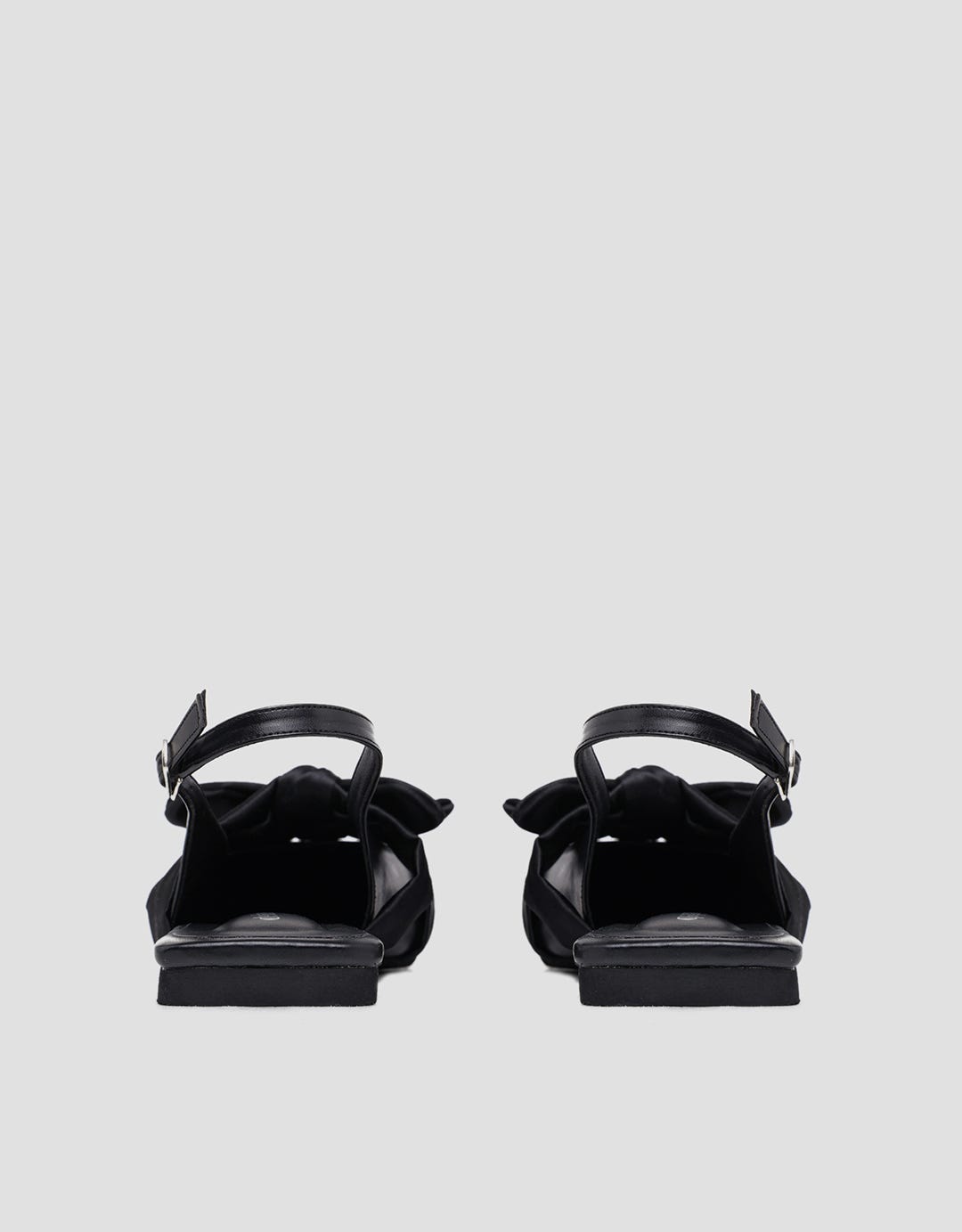 Details Ribbon Strap Sepatu Slingback Wanita