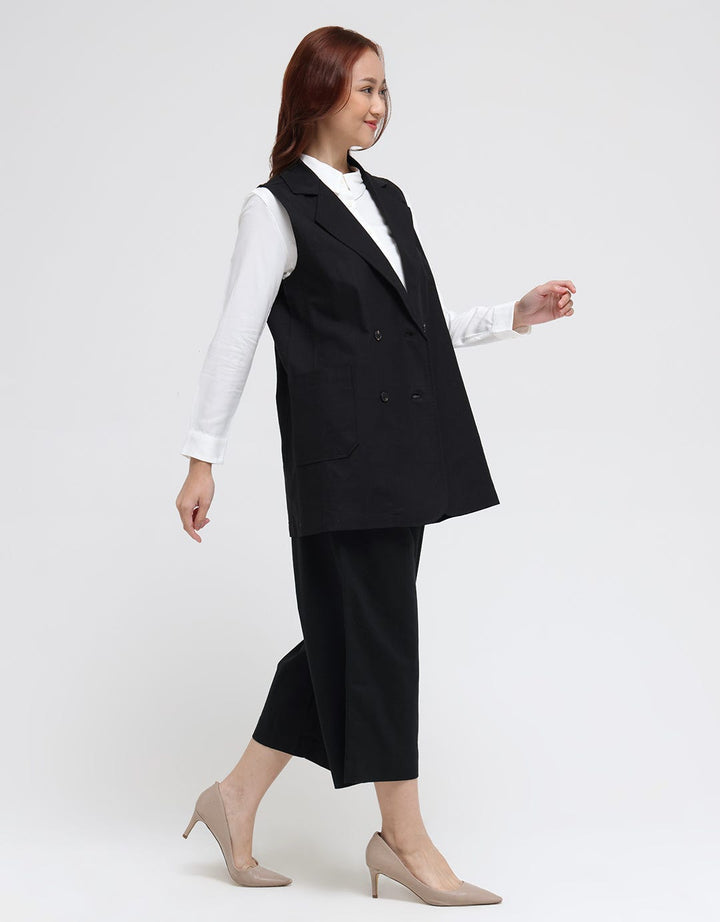 Details Long Vest With 4 Buttons