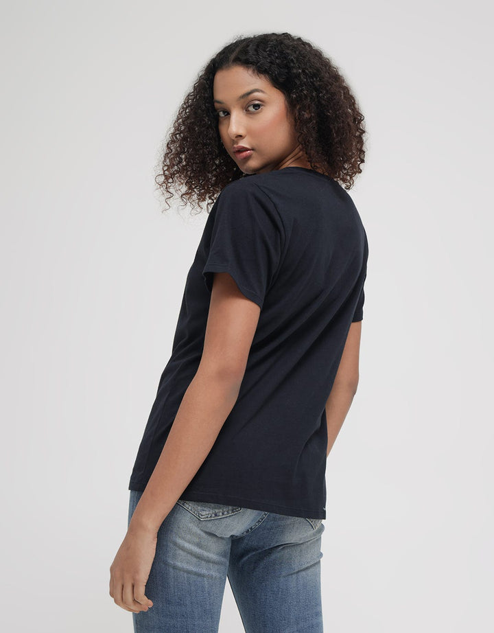 Nevada Regu Smile Check Kaos Wanita