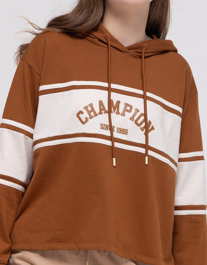 Nevada C N S Champion Sweater Wanita