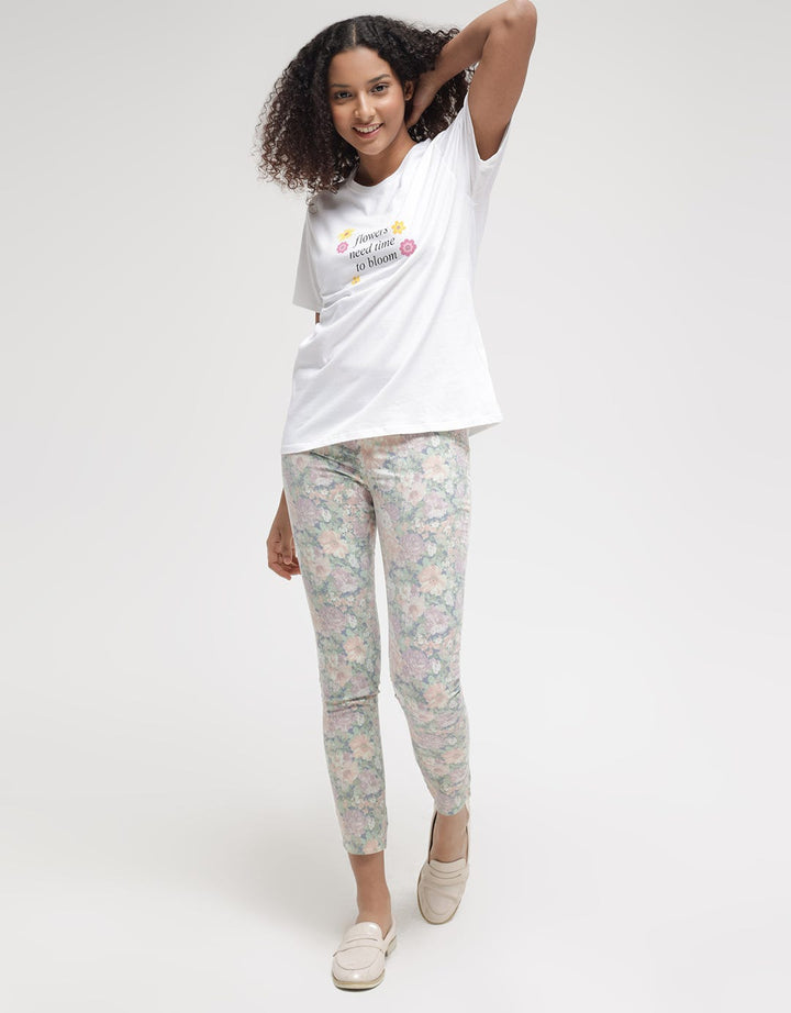 Details Time To Bloom Print Kaos Wanita