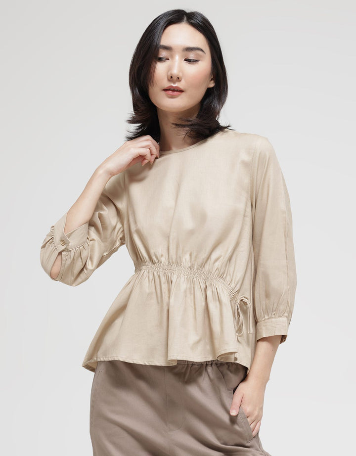 Details Assymetric Waist Blouse Wanita