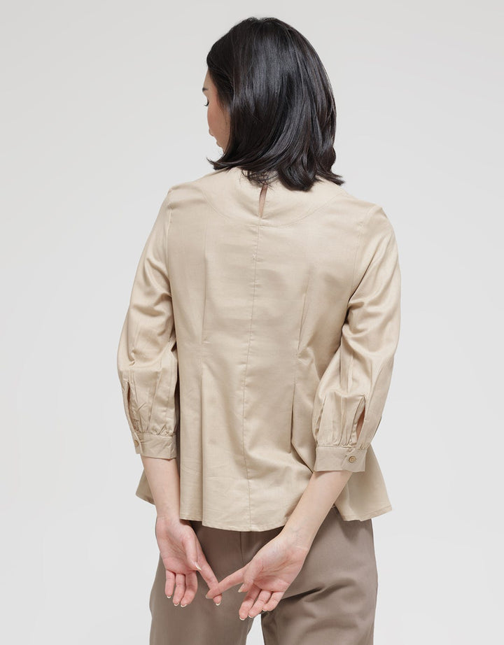 Details Assymetric Waist Blouse Wanita