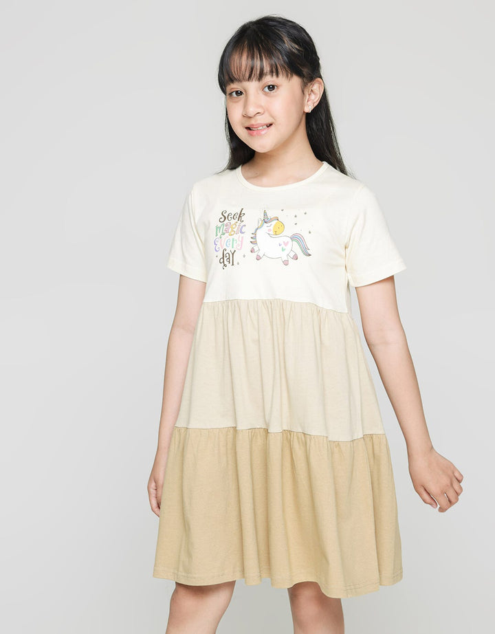 Aero Short Sleeve Midi Dress Daily Khaki On Tone