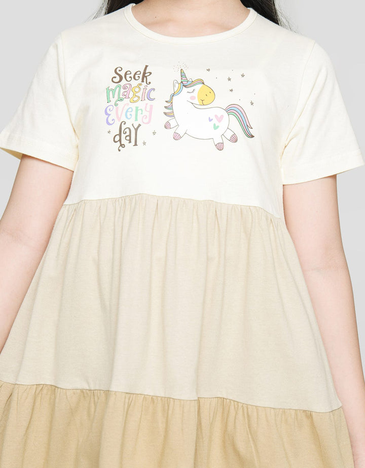 Aero Short Sleeve Midi Dress Daily Khaki On Tone