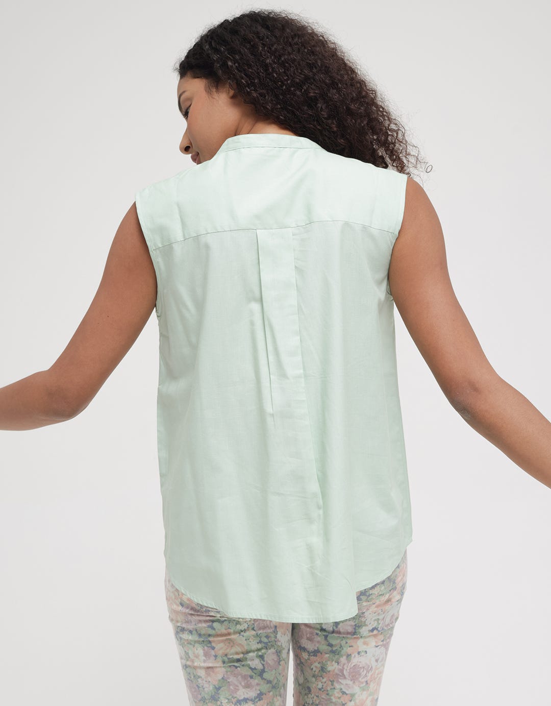 Connexion Two Pocket Kemeja Tanpa Lengan Wanita