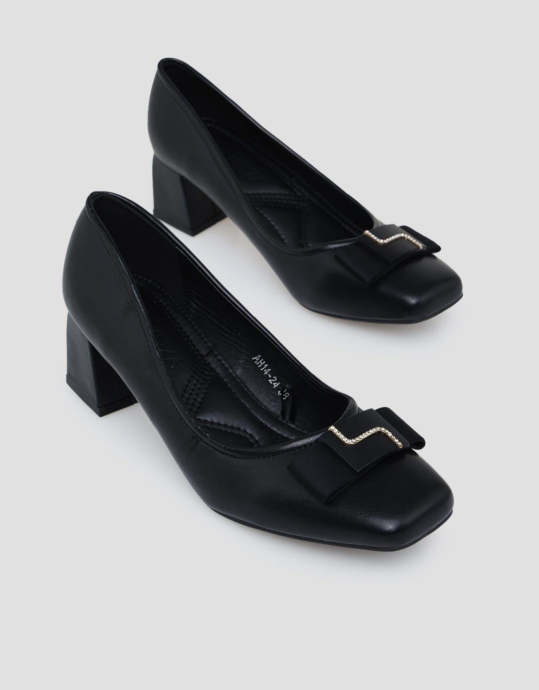 Peter Keiza Heels Detail Pita