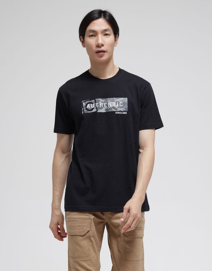 Cole Camo Authentic Kaos Pria
