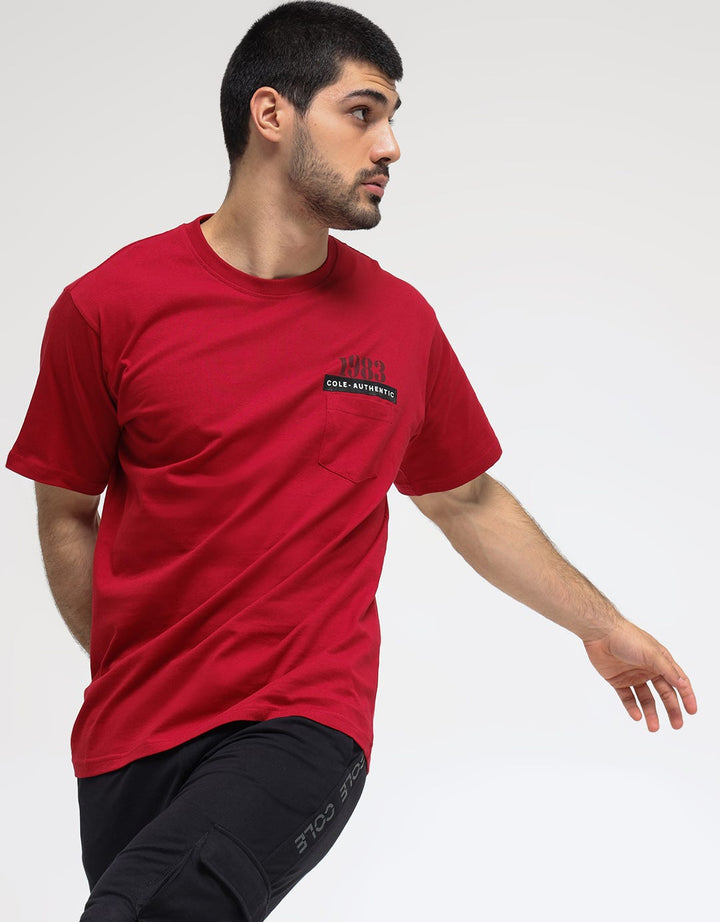 Cole Pocket 1983 Kaos Casual Pria
