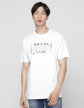 Cole Just Be Cole Print Kaos Pria