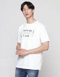 Cole Just Be Cole Print Kaos Pria