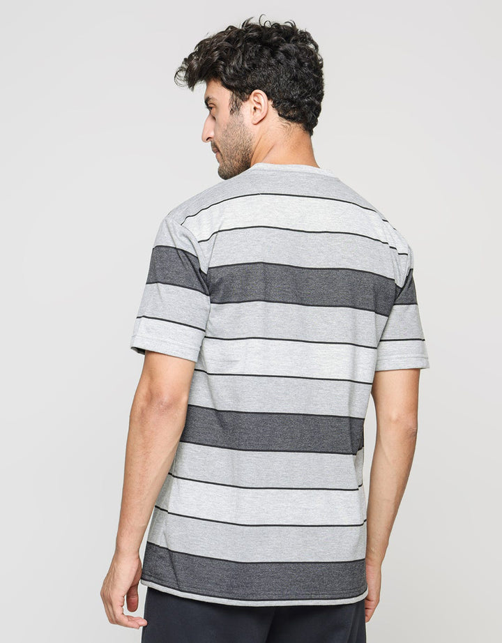Cole Stripes Pocket Kaos Casual Pria