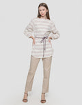 Expand Gyreth Blouse Wanita