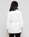 Expand Hilaca Blouse Wanita