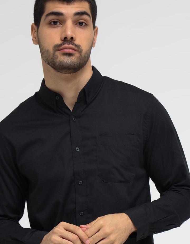 Larusso Kemeja Oxford Panjang Stunning  Look