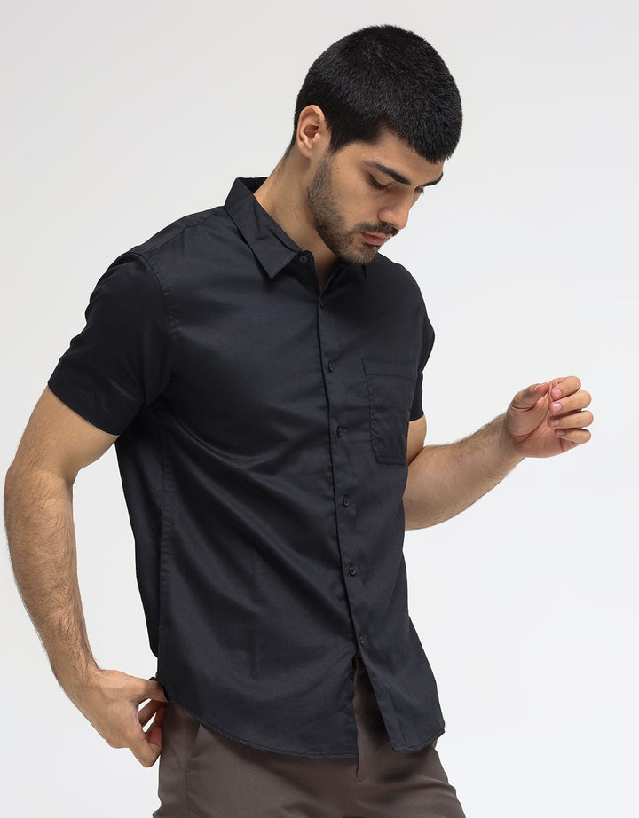 Larusso Kemeja Polos Casual Pria
