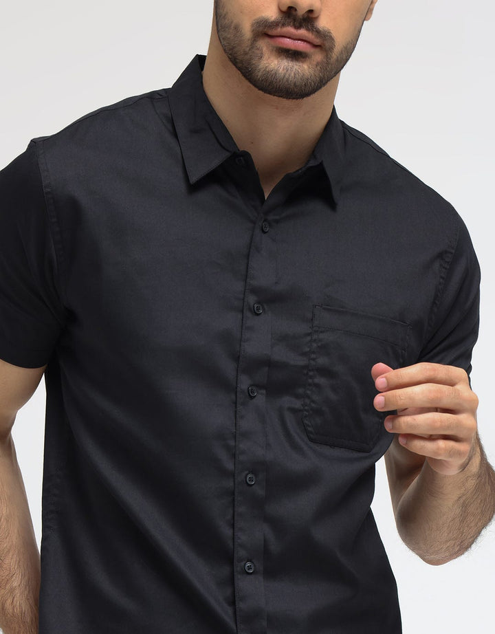 Larusso Kemeja Polos Casual Pria