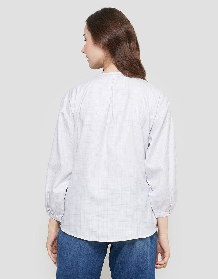 Geela Arneta Women's Blouse